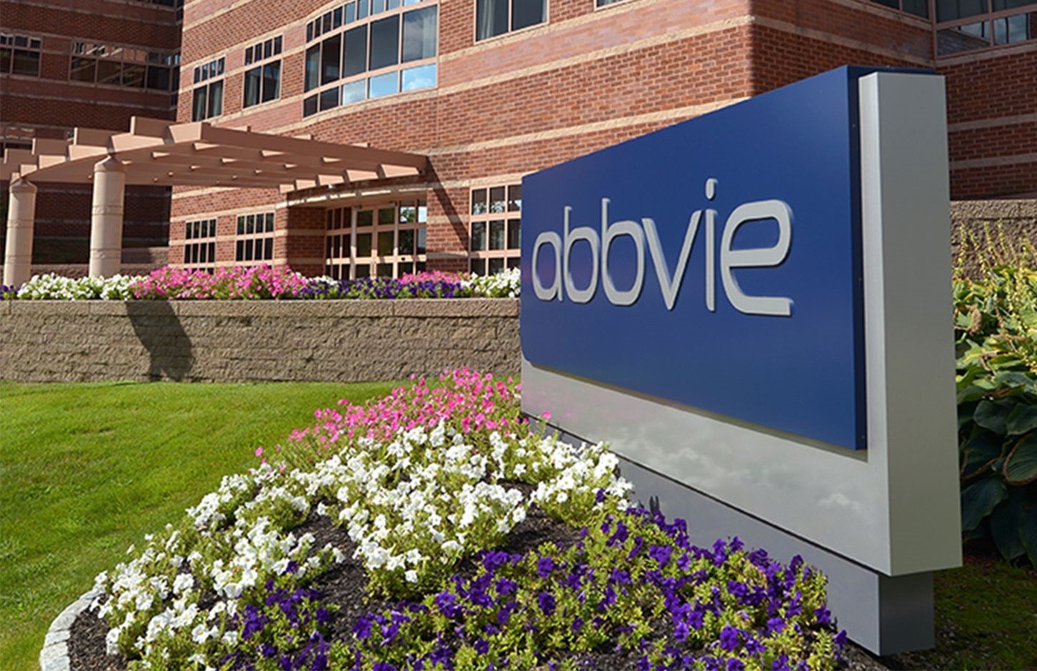 AbbVie employees get hands-on in latest volunteering campaign