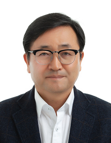 Yong Chul Shin, Ph.D., is Chief Scientific Officer of Lysando AG