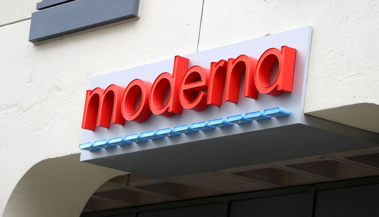 Amid contract manufacturing wind-down, Moderna advances production efforts for cancer programs
